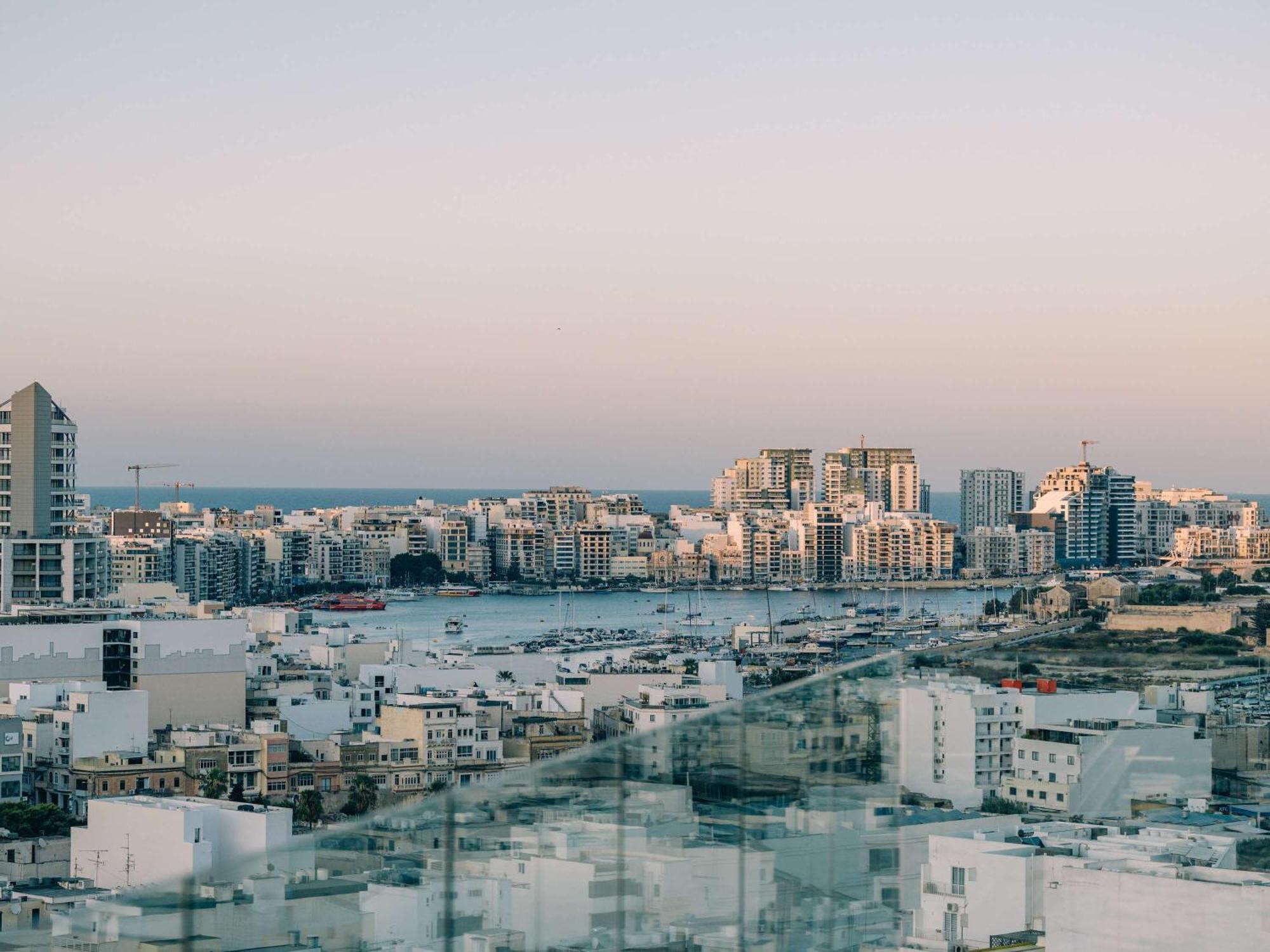 Adagio Malta Aparthotel 4*